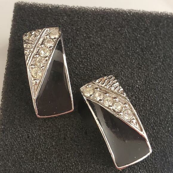 Vintage Crown Trifari Rhinestones Black Enamel‎ Stud Earrings Silver Tone - Picture 1 of 6